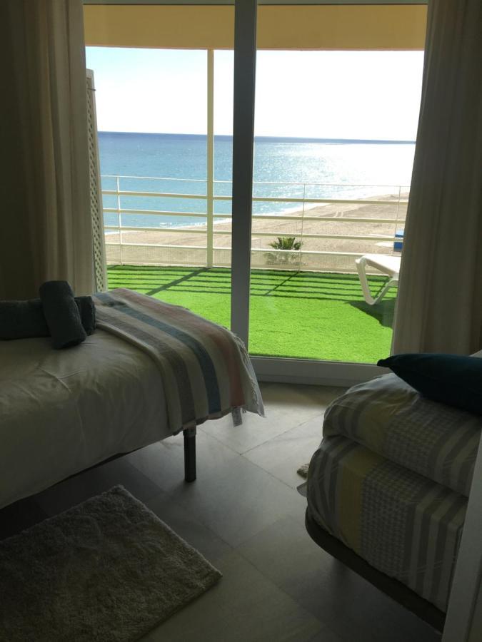 Apartamento En Primera Linea/Beachfront Apartment Fuengirola Zewnętrze zdjęcie
